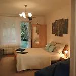 Zsuzsa Apartment *
