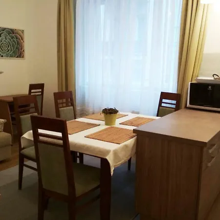 Daire Zsuzsa Budapeşte