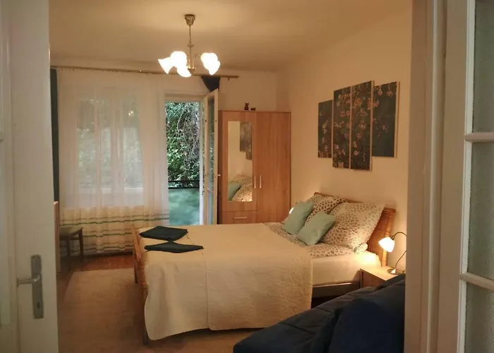Zsuzsa Apartament *